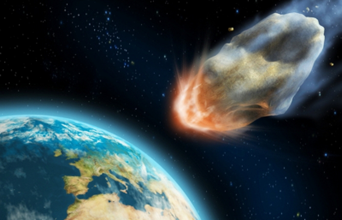 Столкновения с кометами и астероидами.