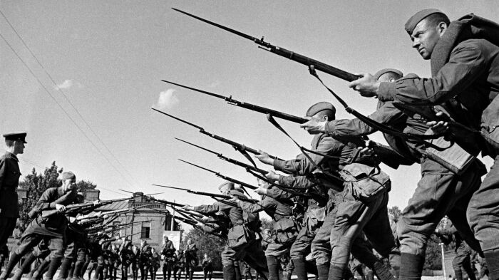 Укол штыком - основа рукопашного боя пехоты в первой половине XX века. |Фото: pulse.mail.ru.