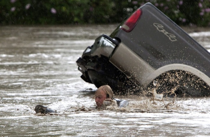 Вода губительная для машины. |Фото: weather.com.