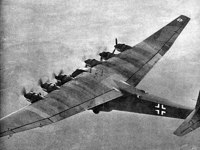 Messerschmitt Me 323 в воздухе.