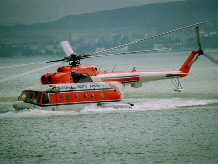 Вертолет может садится на воду и взлетать с нее. |Фото: in.pinterest.com.