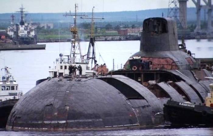 Могли сделать сухогруз.