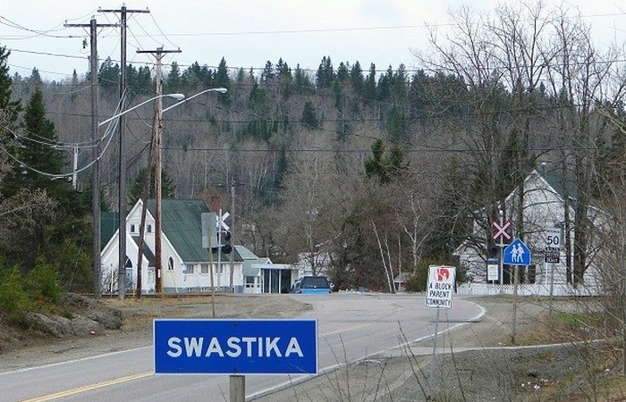 Город Свастика в провинции Онтарио, Канада.