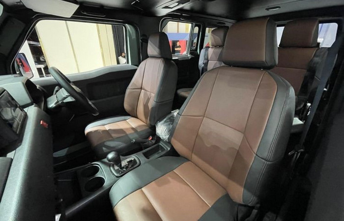 Салон тесноват. Салон тесноват.