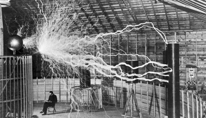 Никола Тесла много экспериментировал.