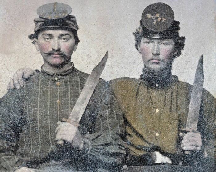 Солдаты штатов Конфедерации с ножами Боуи во время Гражданской войны в США. |Фото: pinterest.com.