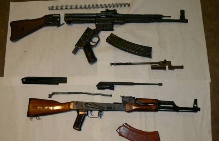 Общего на самом деле почти и нет.