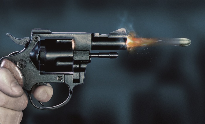Есть разные способы решить проблему зазора в револьверах. |Фото: news24.com.