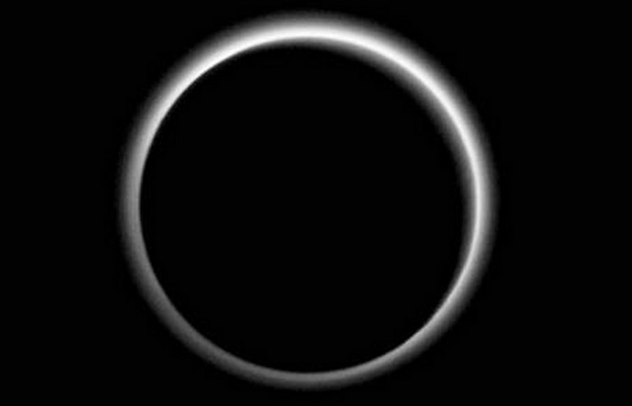 Фотоснимки Плутона: атмосфера карликовой планеты.