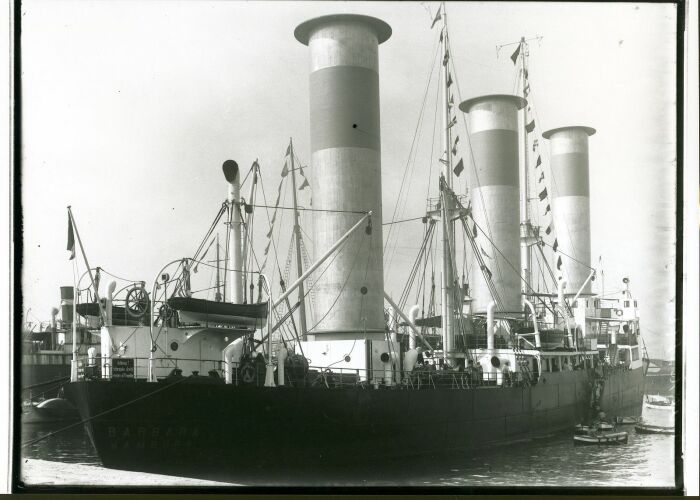 Букау в 1924 году с роторными парусами. ¦Фото: wikimedia.org.