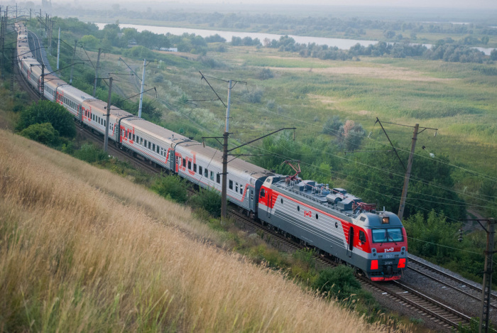 Поезда могут идти навстречу друг друг до определенной станции. |Фото: letsgophotos.ru.