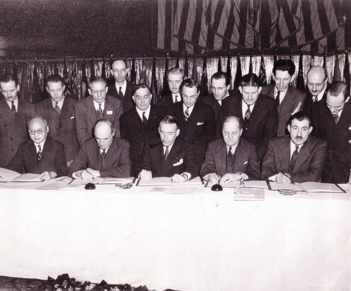 Подписание Чикагской конвенции в 1944 году. |Фото: travel.rbc.ua.