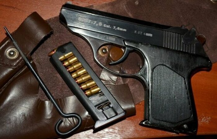 Не пистолет, а пачка сигарет! Не пистолет, а пачка сигарет!