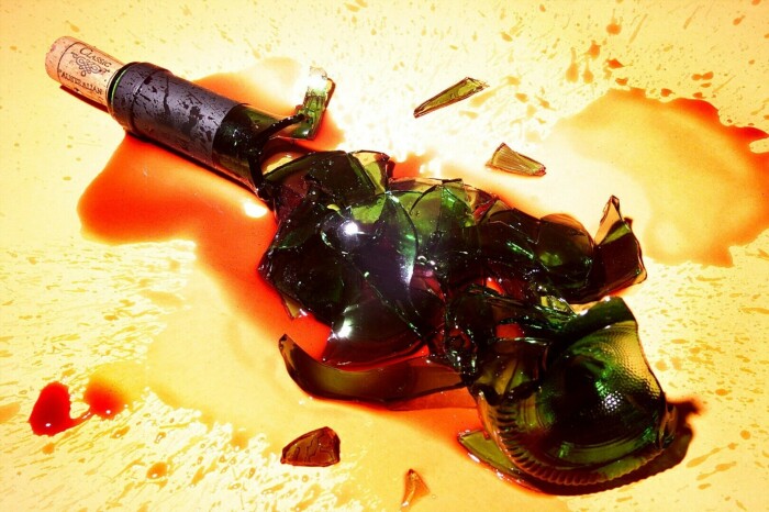 Даже бутылка с обычным вином может лопнуть. |Фото: shoping.ru.