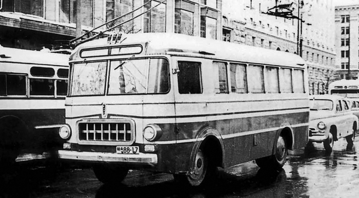 Были и автобусы в истории РАФ. Правда - не долго. ¦Фото: kolesa.ru.
