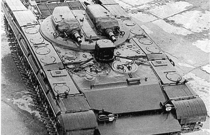 В итоге от идея отказались в пользу более традиционной техники. В итоге от идея отказались в пользу более традиционной техники.