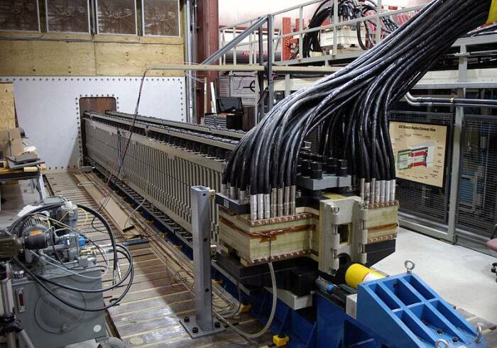 Рельсовые пушки делают давно. Рельсовые пушки делают давно.