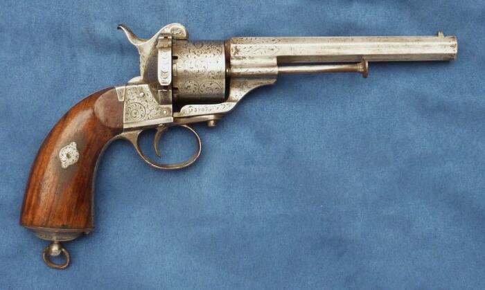 Очень популярный револьвер до появления Нагана. |Фото: ya.ru.