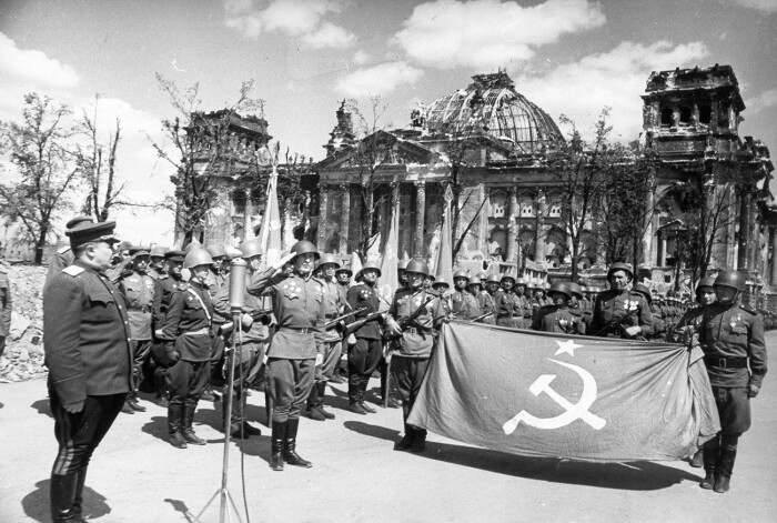 До 1954 года рейхстаг не трогали. |Фото: hr.rbth.com.