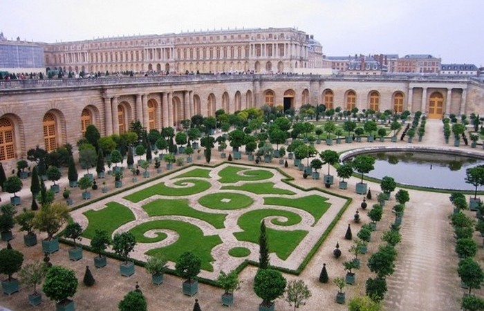 Версальский дворец - королевская роскошь.