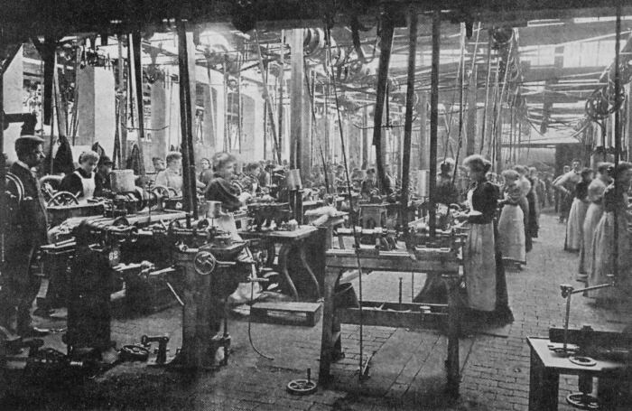 Промышленная революция сделала текстиль доступней. |Фото: roscontrol.com.