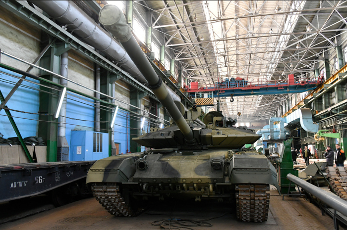 Первые 30 танков уже модернизируют. |Фото: mirtesen.ru.