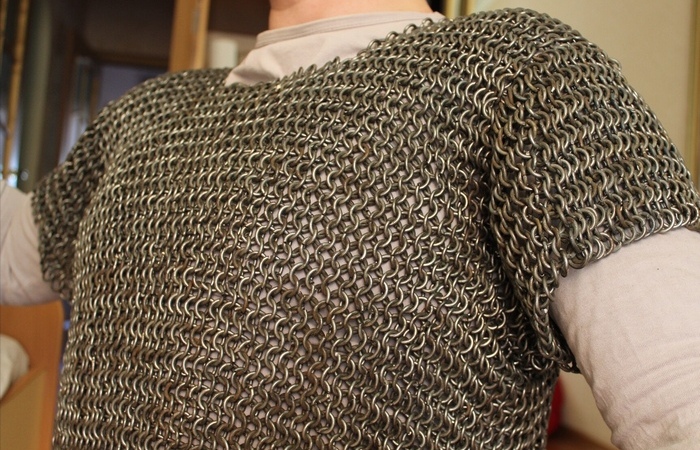 Доспехи - защищают. Это... неожиданно. Доспехи - защищают. Это... неожиданно.