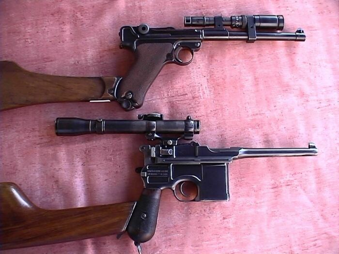 Пистолеты Люгера и Маузера с прицелами и прикладами. |Фото: Pinterest.