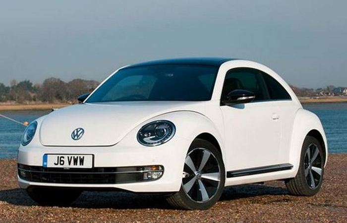 Автомобиль Volkswagen Beetle.