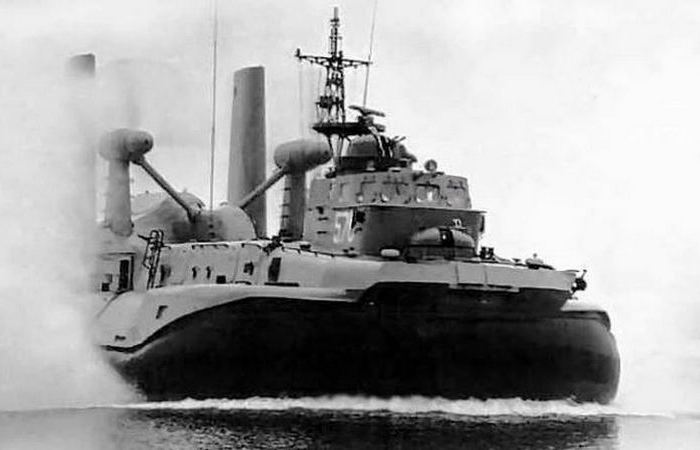 Судно на воздушной подушке. /Фото: war-russia.info. Судно на воздушной подушке. /Фото: war-russia.info.