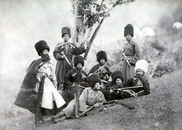 Имперские казаки, слева - в бурке. |Фото: ВКонтакте.