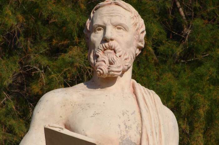 Геродот насчитал не менее 5.2 тысяч греков. |Фото: zelengarden.ru.
