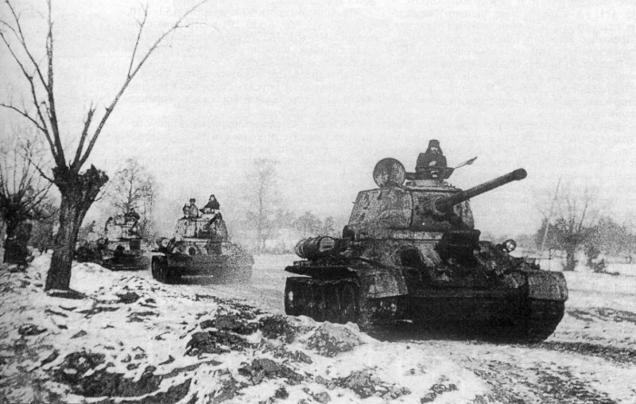 Наступление зимой 1945. |Фото: mebel-gu.ru.