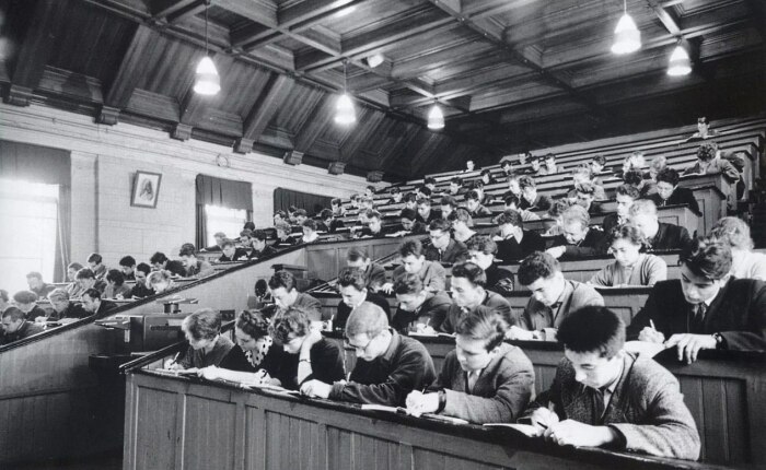 ВУЗы оставались платными почти 15 лет.