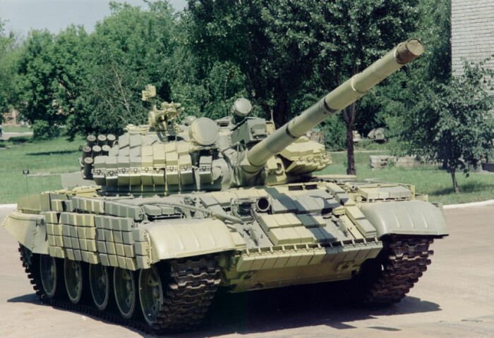 Т-62МВ с динамической защитой. |Фото: livejournal.com.