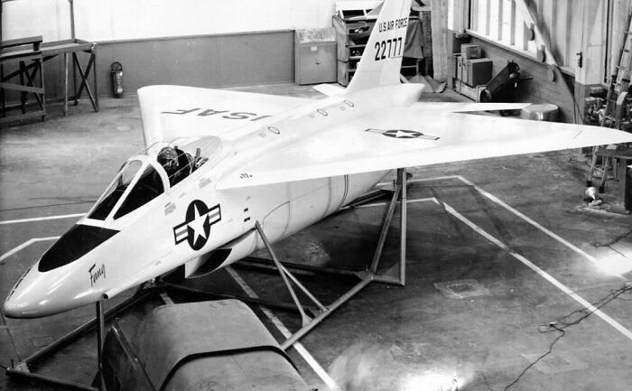 Попытка создания самолета нового типа. /Фото: alternathistory.ru.