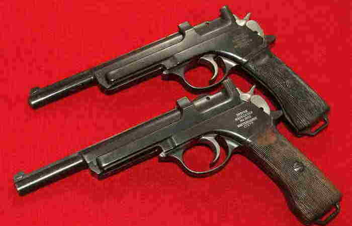 Большинство пистолетов было под 8 патронов. Большинство пистолетов было под 8 патронов.