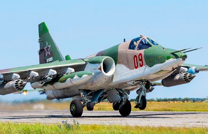 У самолёта был целый комплекс проблем. У самолёта был целый комплекс проблем.