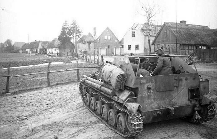 В основу самоходки легли лёгкие танки.