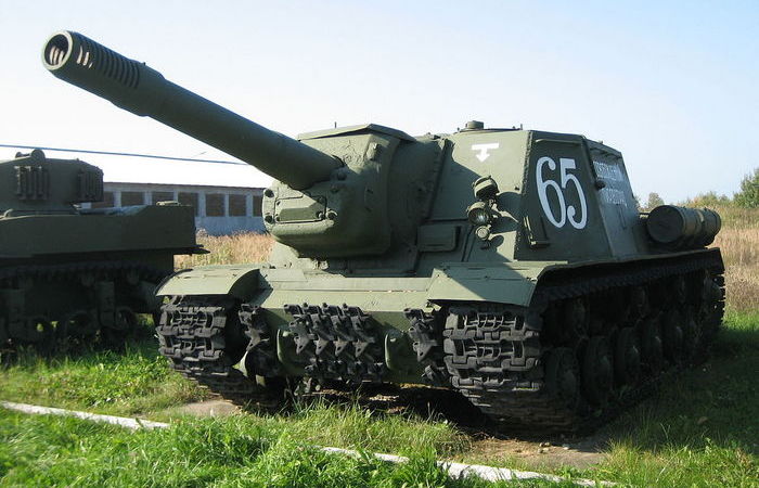 Появилась ИСУ-152. Появилась ИСУ-152.