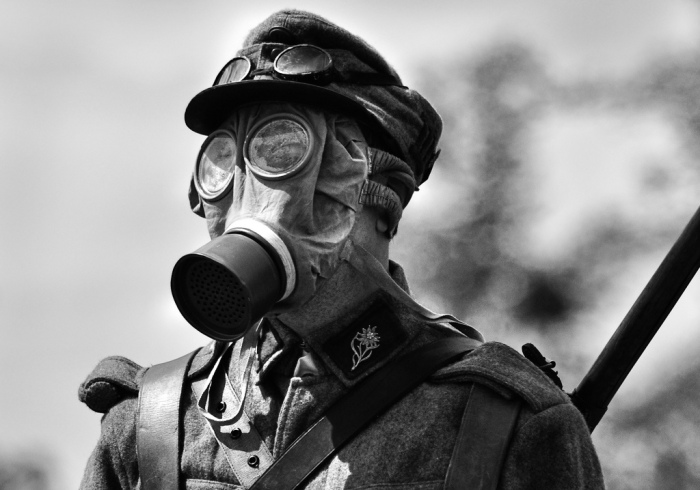 После появления химического оружия от растительности на лице отказались почти полностью. |Фото: smolbattle.ru.