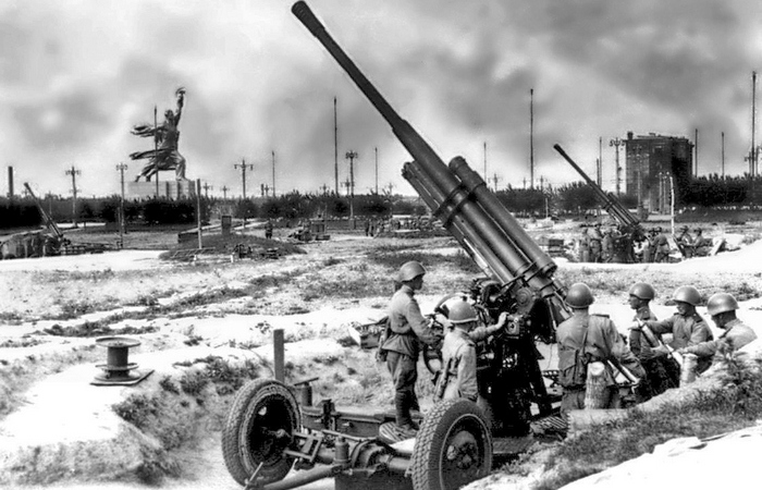 Можно было привлечь зенитки.