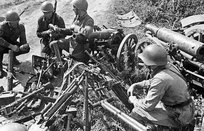 На руках были тысячи единиц.