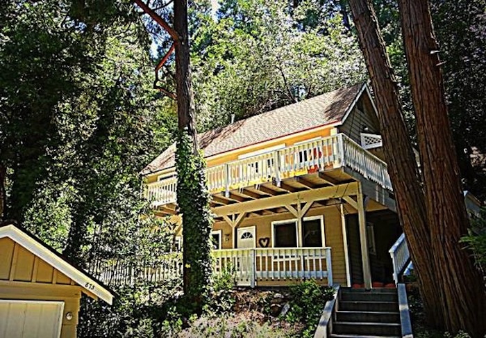 Дом в калифорнийском лесу.