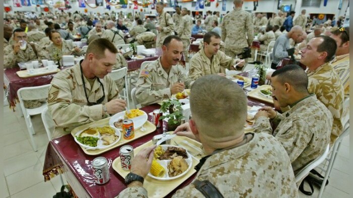 Чаще всего питание весьма разнообразно и не отличается от того, что американцы едят на гражданке. |Фото: nyka.livejournal.com.