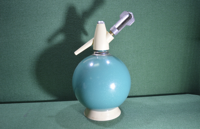 Сифон для газирования напитков. /Фото: habartorg.ru. 