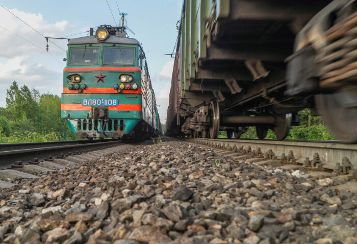 А вообще не стоит переходить не пропустив поезд. |Фото: fotokto.ru.