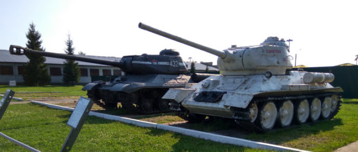 У танков похожие силуэты на удалении. |Фото: tankmuseum.ru.