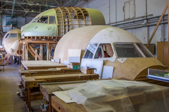 Деревянные самолёты: производственный процесс.