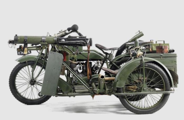 Мотоцикл с пулеметом Vickers.
